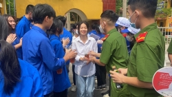 tuoi tre cong an vinh phuc xung kich tinh nguyen tham gia tiep suc mua thi