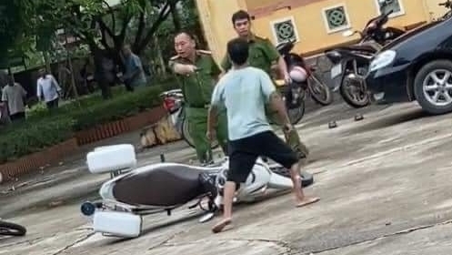 Tuyên Quang: Bắt giữ đối tượng đuổi chém công an ngay tại trụ sở UBND thị trấn