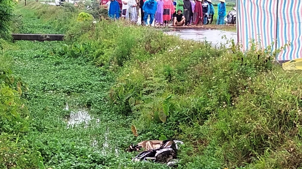 Nghệ An: Phát hiện thi thể người đàn ông dưới mương nước