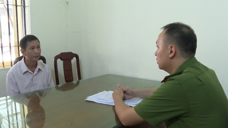 Khởi tố người đàn ông đấm vào mặt cảnh sát giao thông ở Phú Thọ