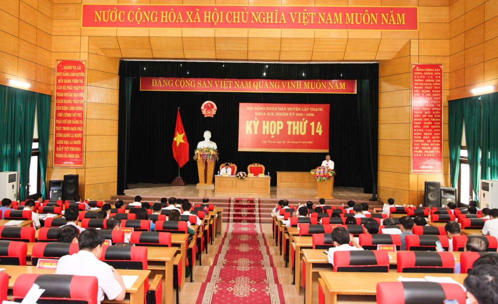 Quang cảnh kỳ họp thứ 14 HĐND huyện Lập Thạch khóa XIX.