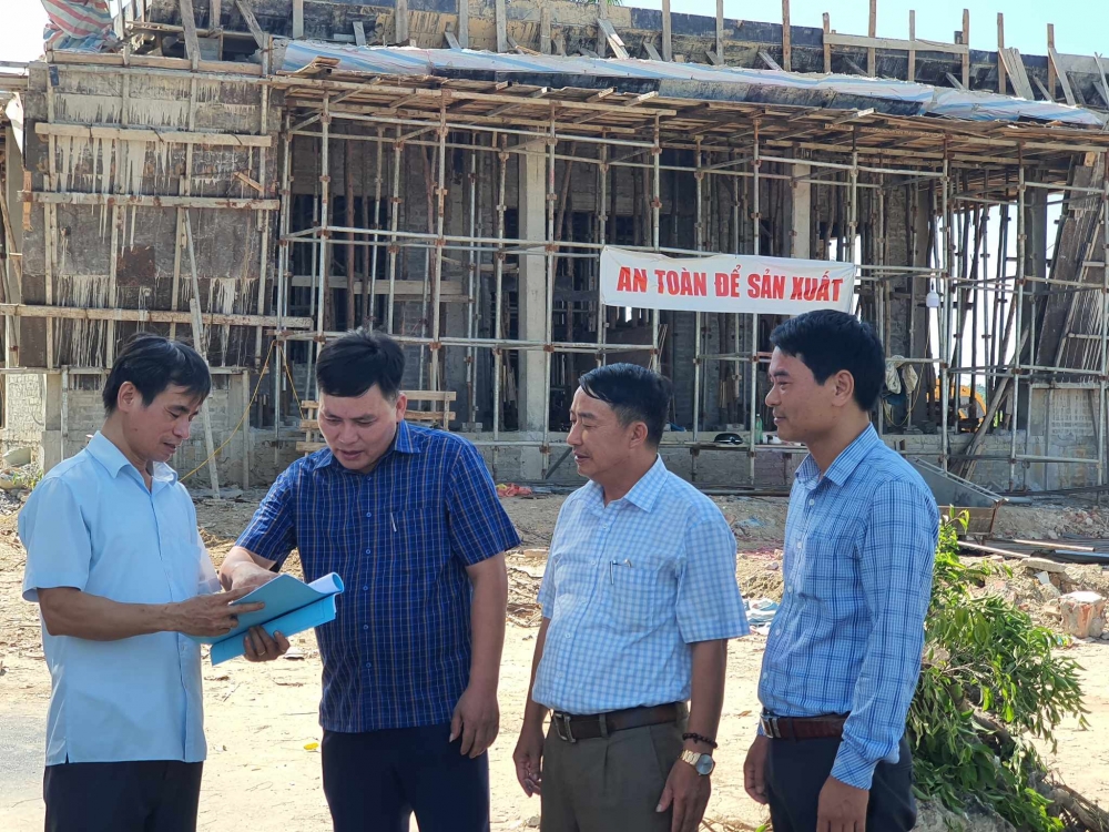 Hội Nhà báo tỉnh tìm hiểu thực tế về công tác xây dựng Làng văn hóa kiểu mẫu tại thôn Khoái Trung, xã Đức Bác, huyện Sông Lô.