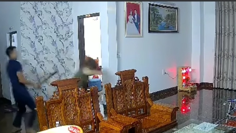 Phú Thọ: Điều tra vụ chồng dùng điếu cày đánh vợ