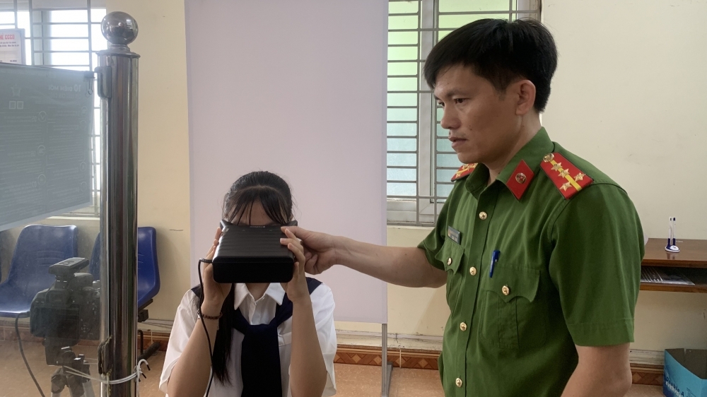 Công an huyện Yên Lạc triển khai cấp thẻ căn cước cho trẻ em