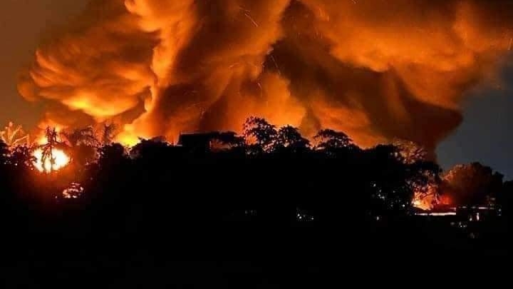 Vĩnh Phúc: Cháy lớn trong đêm tại nhà xưởng bao bì