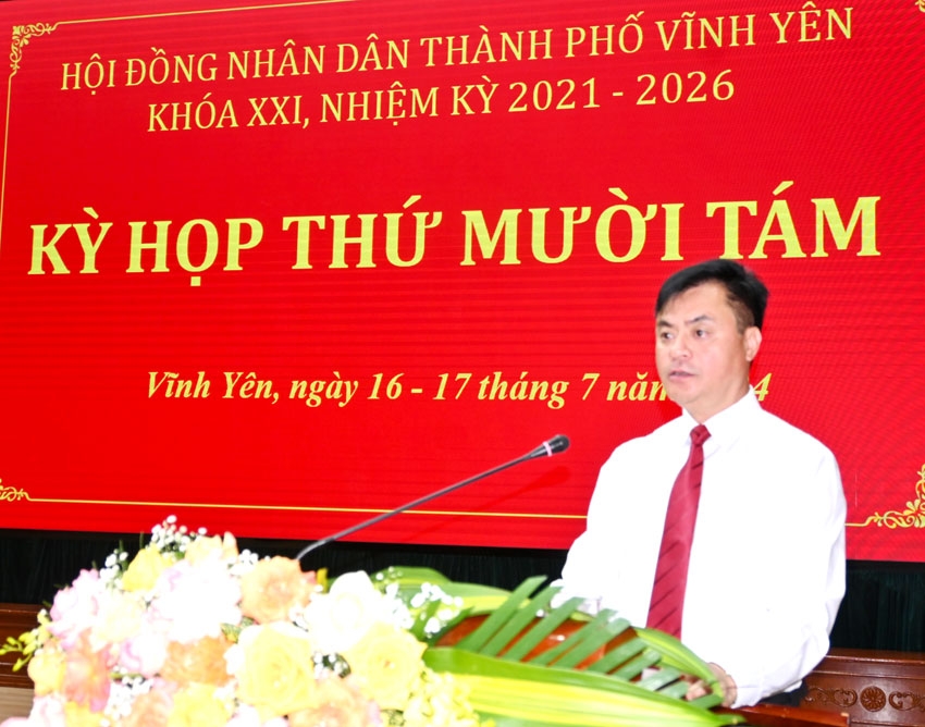 Đ.c Phó Chủ tịch UBND thành phố Đào Văn Quyết báo cáo các nội dung tại Kỳ họp Đ.c Phó Chủ tịch UBND thành phố Đào Văn Quyết báo cáo các nội dung tại Kỳ họp