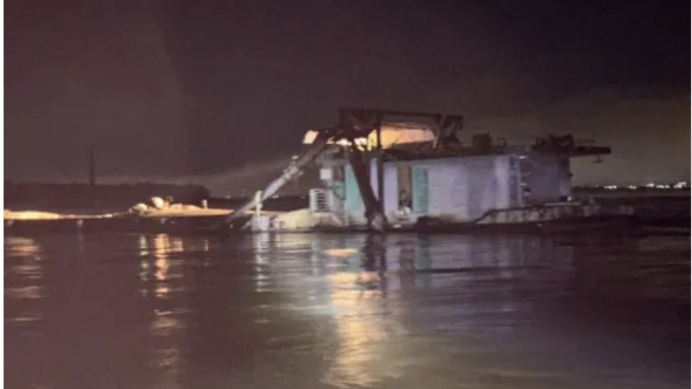 Bắt giữ nhóm "cát tặc" làm loạn sông Hồng