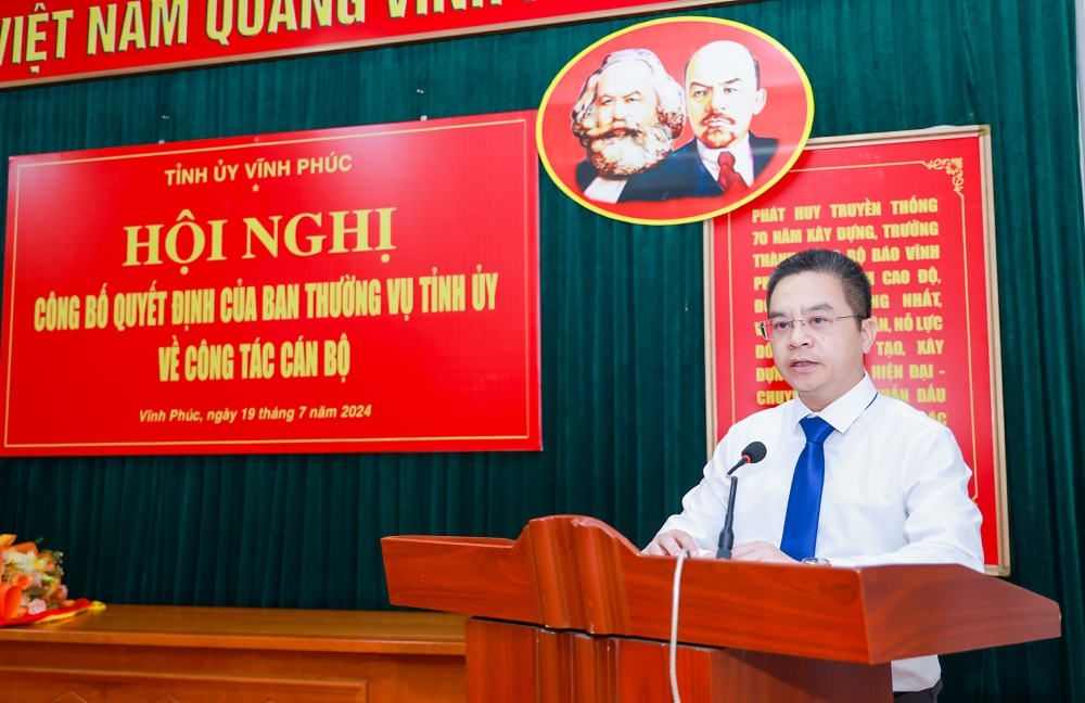  Phó Tổng biên tập Báo Vĩnh Phúc Đỗ Hoàng Hanh phát biểu nhận nhiệm vụ. 