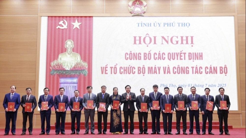 Phú Thọ: Trao quyết định bổ nhiệm 15 giám đốc, phó giám đốc sở