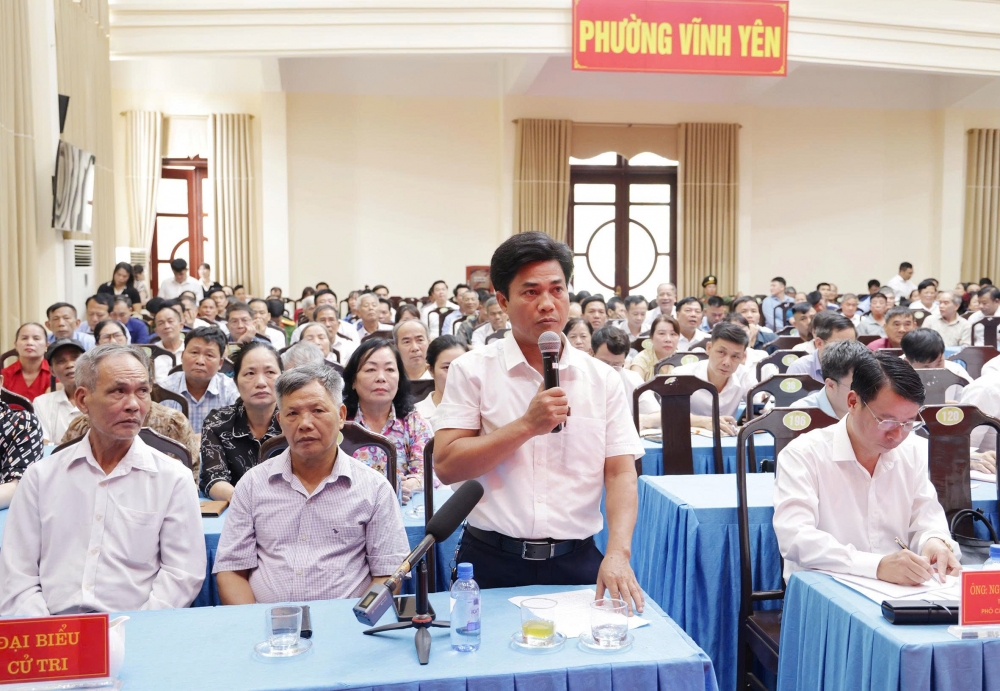 Bí thư Tỉnh ủy Phú Thọ tiếp xúc cử tri tại phường Vĩnh Yên