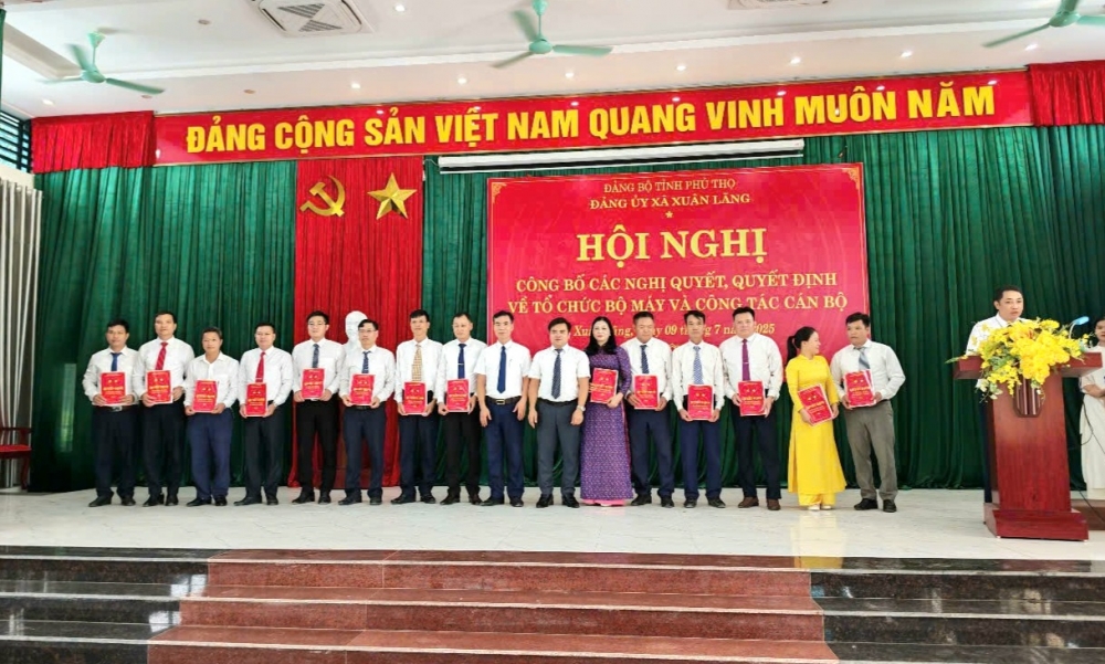 Phú Thọ: Công bố tổ chức bộ máy và công tác cán bộ tại xã Xuân Lãng