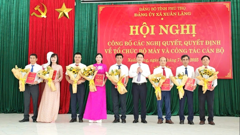 Phú Thọ: Công bố tổ chức bộ máy và công tác cán bộ tại xã Xuân Lãng