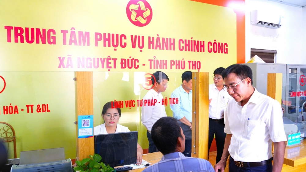 phu tho xa nguyet duc tung buoc xay dung chinh quyen chuyen nghiep va gan dan