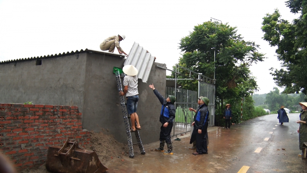 Phú Thọ: Tháo dỡ công trình xây dựng trái phép trong hành lang an toàn lưới điện