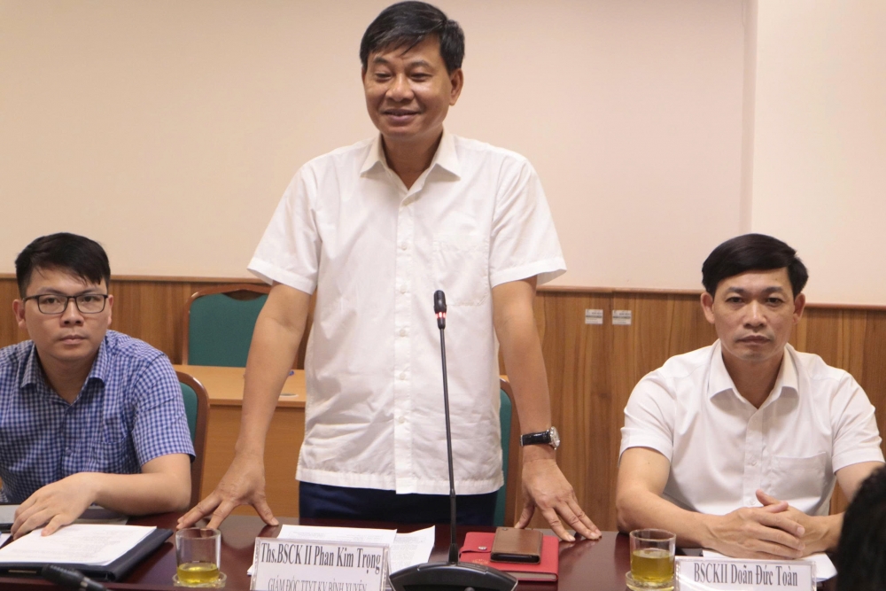 ThS.BSCKII Phan Kim Trọng – Giám đốc TTYT KV Bình Xuyên, tỉnh Phú Thọ giới thiệu tổng quan về tình hình khám chữa bệnh tại đơn vị