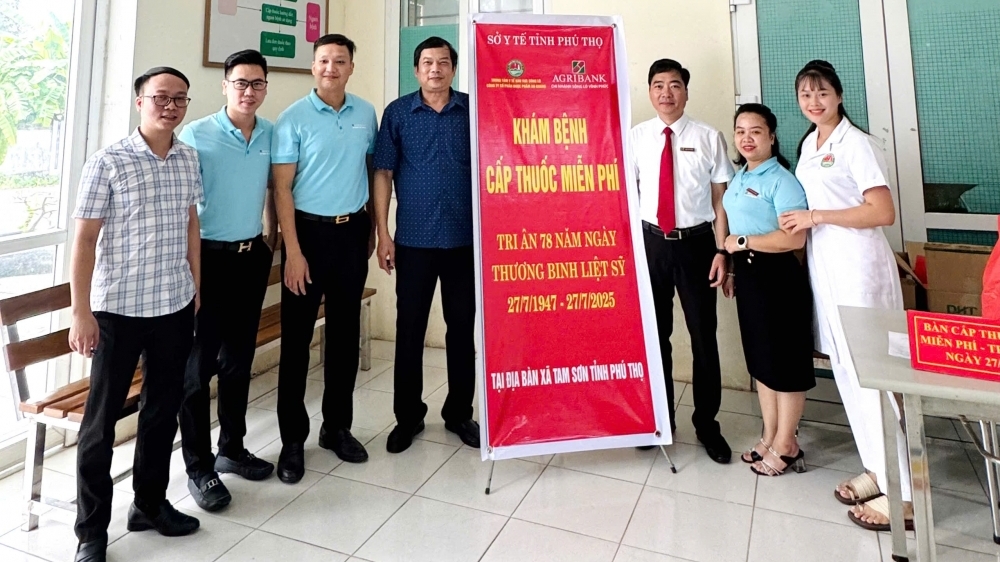 Trung tâm Y tế Khu vực Sông Lô khám chữa bệnh cho thân nhân gia đình chính sách