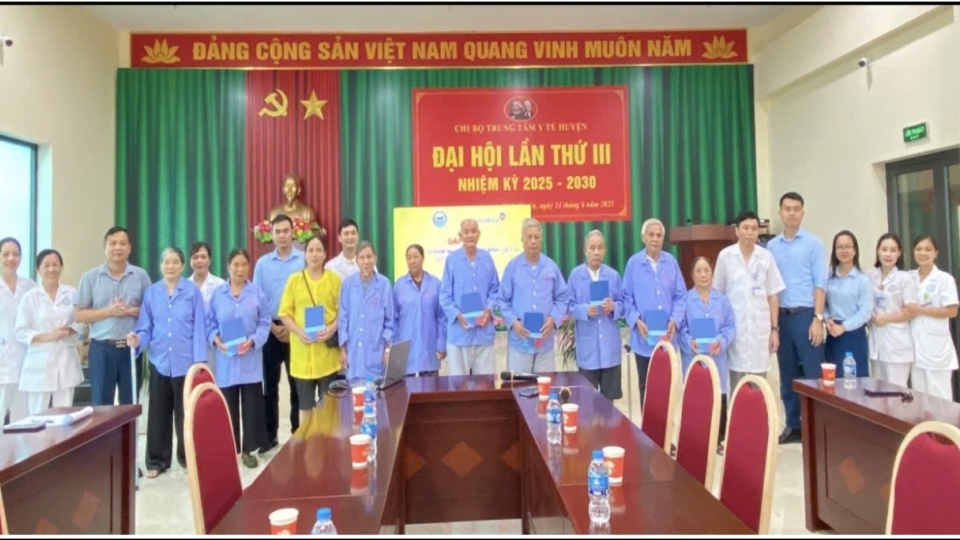 TTYT Khu vực Bình Xuyên tổ chức gặp mặt các gia đình chính sách