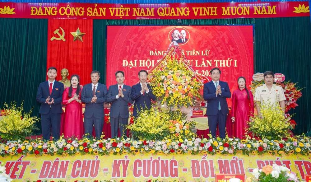 Quyết tâm xây dựng NTM nâng cao, hiện đại và đáng sống tại xã Tiên Lữ