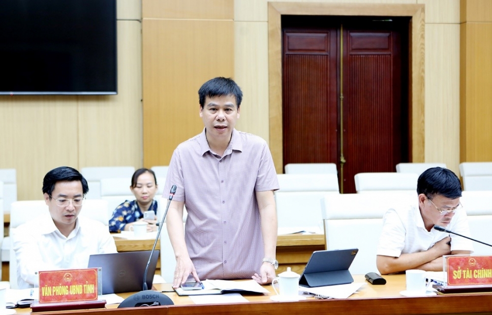 Đại diện lãnh đạo Văn phòng UBND tỉnh phát biểu ý kiến tại hội nghị