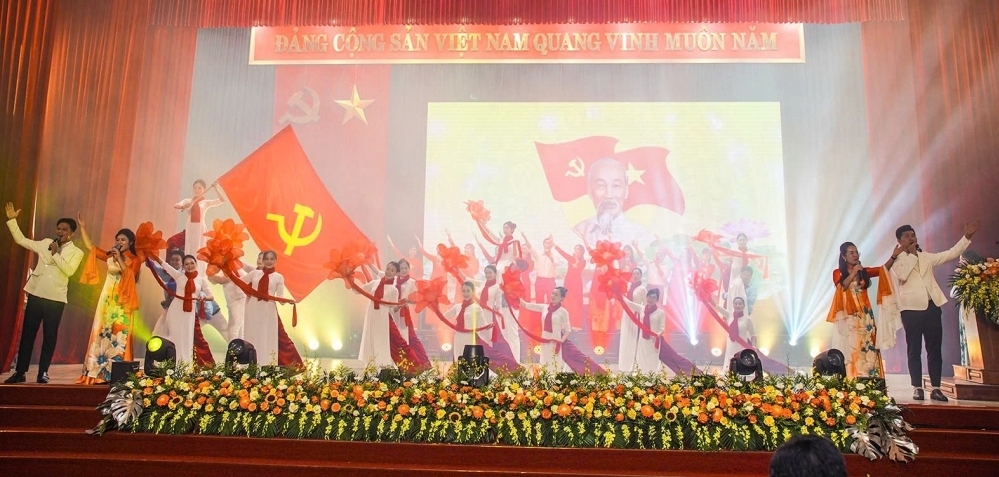 Mít tinh chào mừng thành công Đại hội đại biểu Đảng bộ phường Vĩnh Yên