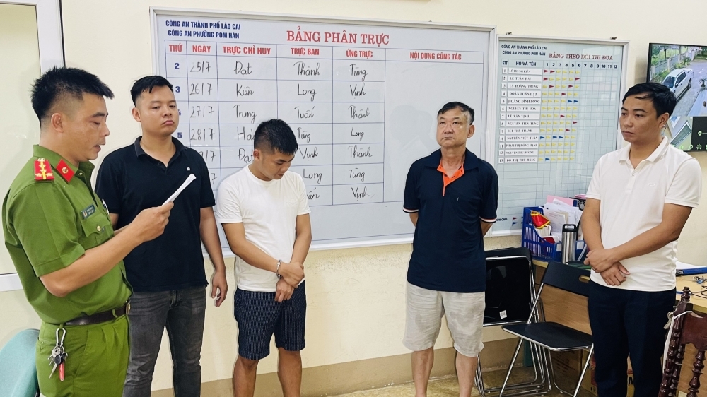 Lào Cai: Bắt khẩn cấp đối tượng đe doạ, đánh đập 2 vợ chồng phải ký cam kết trả đúng hạn rồi mới cho về