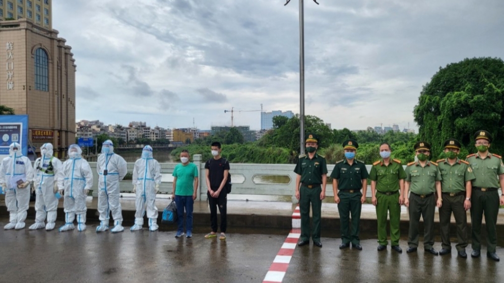 Quảng Ninh trao trả 2 đối tượng truy nã cho Công an Trung Quốc