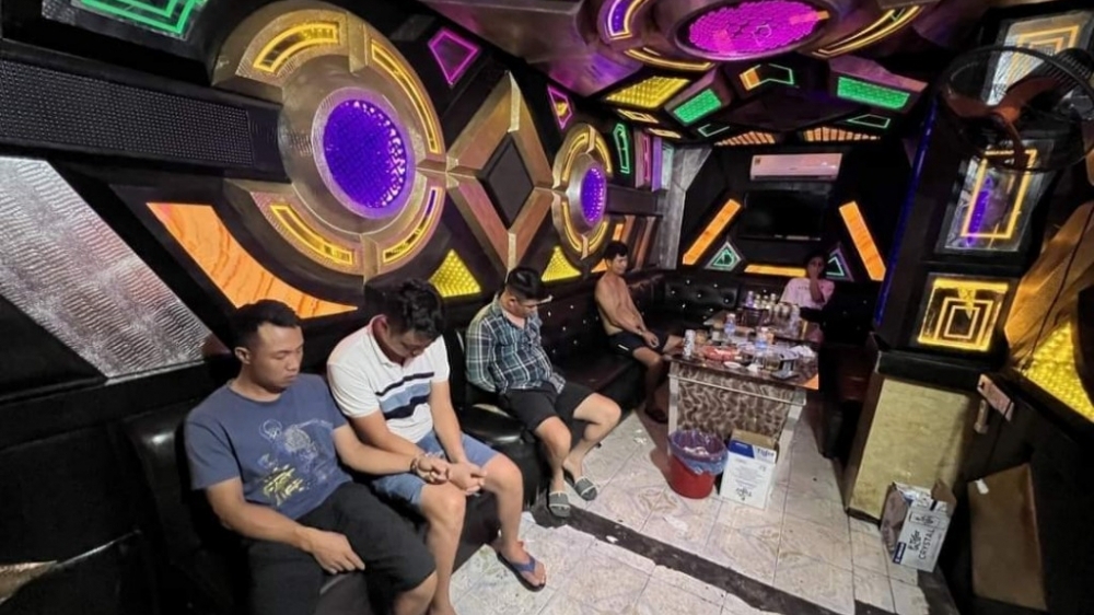 Quảng Ninh: Bắt quả tang 5 đối tượng sử dụng trái phép chất ma túy tại quán karaoke