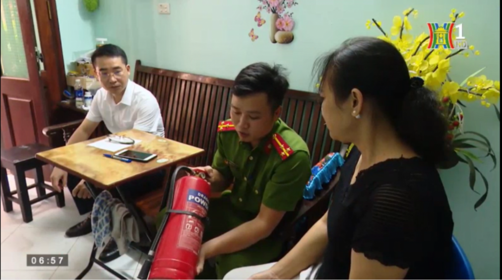 Trong khi cứu người, dập lửa, 3 cán bộ, chiến sỹ Đội Cảnh sát PCCC&CNCH đã anh dũng hy sinh trong vụ cháy quán karaoke phố Quan Hoa, quận Cầu Giấy