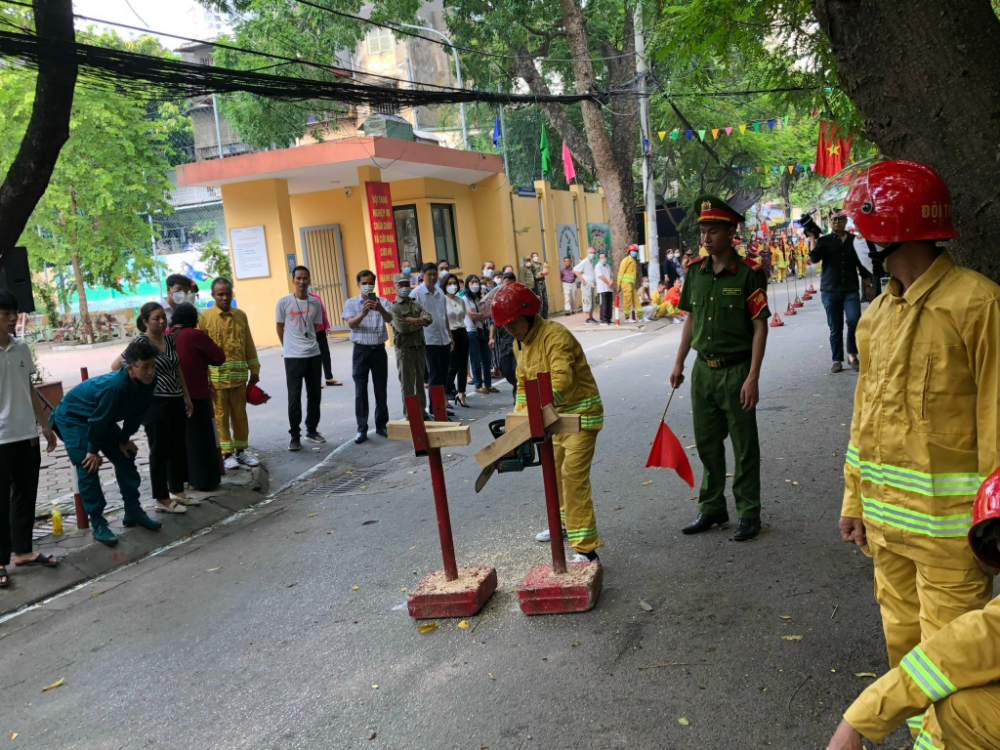 UBND phường Thành Công, Ban Chỉ đạo 197 phường Thành Công (quận Ba Đình, Hà Nội) tổ chức Hội thao nghiệp vụ chữa cháy và cứu nạn cứu hộ năm 2022.