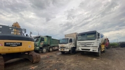 vinh phuc khoi to 2 doi tuong buon lau xe o to tu lao ve viet nam ban lai kiem loi