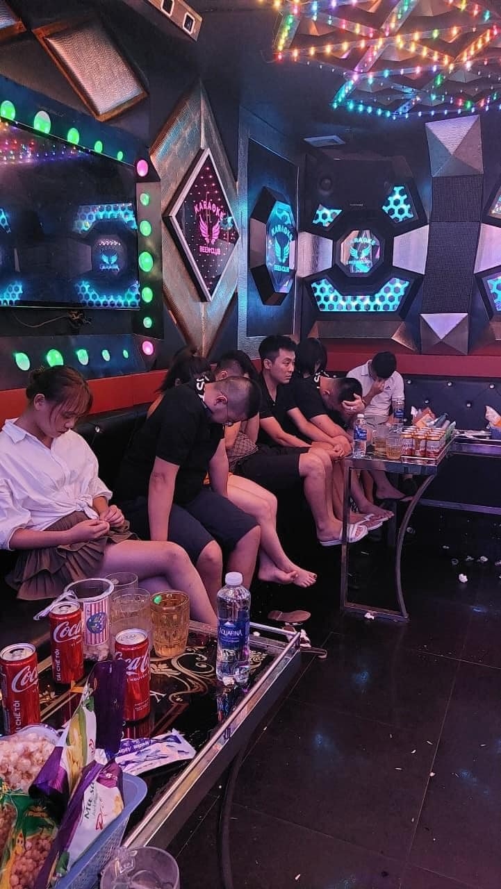 thanh niên tụ tập sử dụng trái phép chất ma túy tại quán karaoke