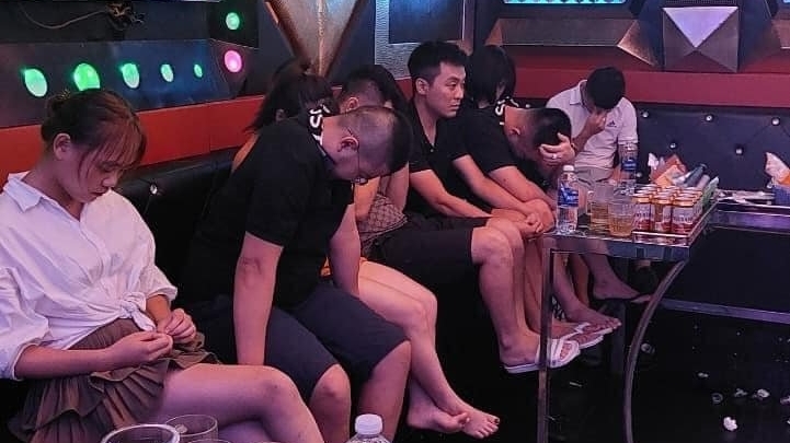 Vĩnh Phúc: Phát hiện nhóm thanh niên tụ tập sử dụng trái phép chất ma túy tại quán karaoke