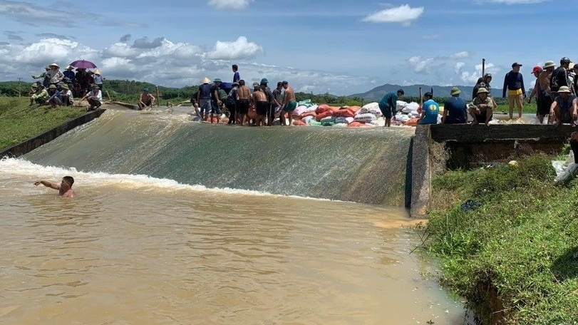 Nghệ An: Tìm thấy thi thể bé trai bị đuối nước
