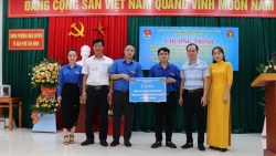 Vĩnh Yên: Trao tặng Công trình thanh niên Điểm vui chơi giải trí thanh thiếu nhi 2.000 đồng