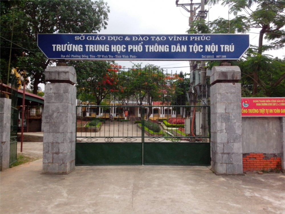 Trường Phổ thông Dân tộc nội trú cấp 2 - 3 Vĩnh Phúc được đổi tên thành trường THPT Kim Ngọc. Trường Phổ thông Dân tộc nội trú cấp 2 - 3 Vĩnh Phúc được đổi tên thành trường THPT Kim Ngọc.
