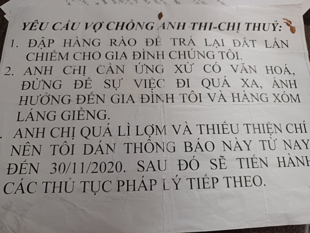 Đà Nẵng: Hoãn xét xử lần thứ tư vụ hàng xóm kéo nhau ra tòa vì 1,6m2 đất tường rào