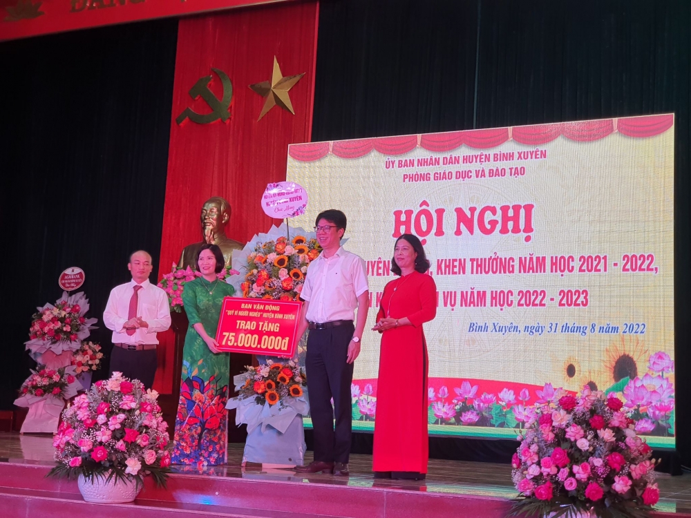 Vĩnh Phúc: Tuyên dương, khen thưởng, triển khai nhiệm vụ năm học 2022-2023