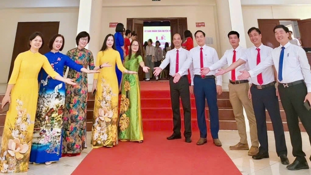 Yên Lạc - Vĩnh Phúc: Khen thưởng giáo viên, học sinh giỏi năm 2022 - 2023