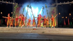 nghe thuat quan chung huyen yen lac lan toa tinh yeu nghe thuat voi nhan dan