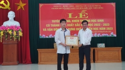 vinh tuong vinh phuc tuyen duong khen thuong hoc sinh co thanh tich xuat sac