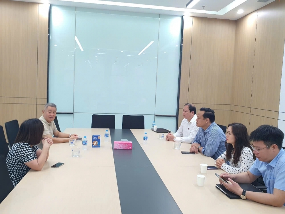 Ông Hoàng Long Biên, Trưởng Ban Quản lý các KCN tỉnh Phú Thọ thăm hỏi, làm việc lắng nghe giải quyết khó khăn vướng mắc của doanh nghiệp hoạt động trên địa bàn