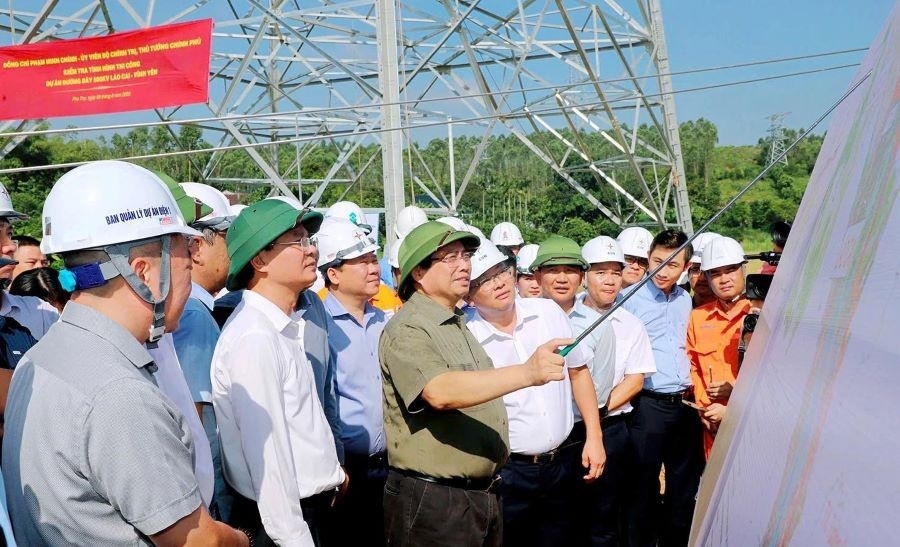 Sáng 9/8, tại tỉnh Phú Thọ, Thủ tướng Phạm Minh Chính cùng đoàn công tác đã đi kiểm tra tiến độ thi công dự án Đường dây tải điện 500kV Lào Cai - Vĩnh Yên. Sáng 9/8, tại tỉnh Phú Thọ, Thủ tướng Phạm Minh Chính cùng đoàn công tác đã đi kiểm tra tiến độ thi công dự án Đường dây tải điện 500kV Lào Cai - Vĩnh Yên.