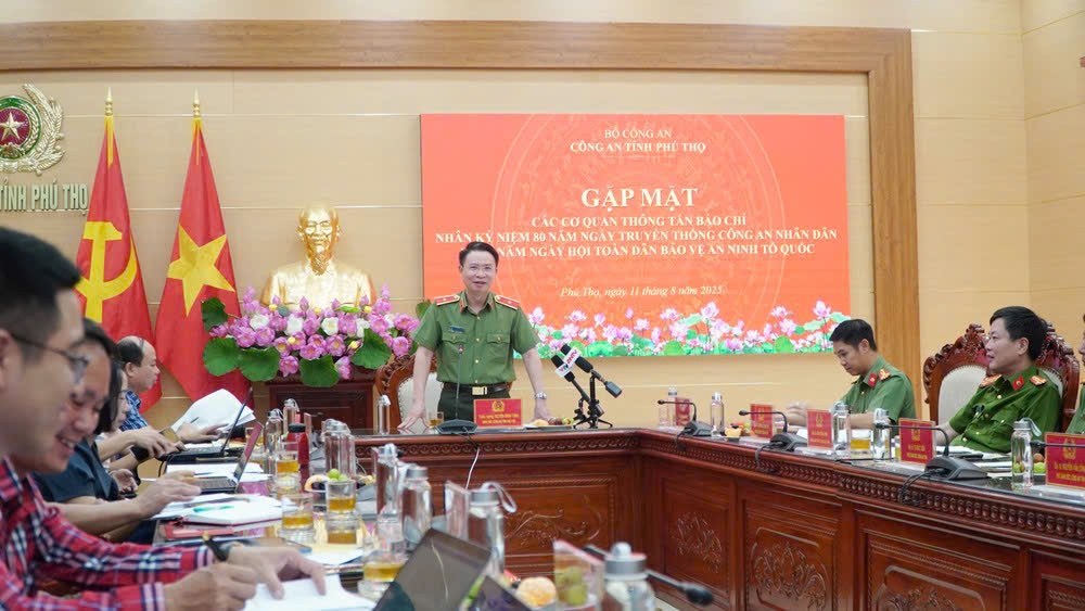 Thiếu tướng Nguyễn Minh Tuấn, Giám đốc Công an tỉnh Phú Thọ, thông tin tại buổi gặp mặt