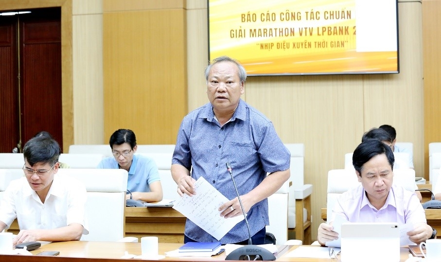 Đại diện lãnh đạo Sở Văn hóa, Thể thao và Du lịch báo cáo kế hoạch tổ chức giải đấu