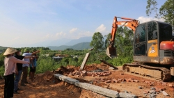 Phú Thọ: Tháo dỡ công trình trái phép trên đất rừng sản xuất tại xã Đại Đình