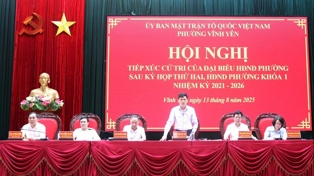 Đại biểu HĐND phường Vĩnh Yên tiếp xúc cử tri