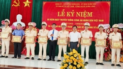 phu tho xay dung cong an xuan lang chinh quy tinh nhue tung buoc hien dai