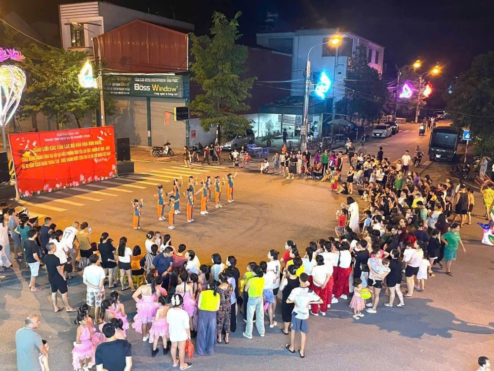 Sôi nổi các hoạt động văn nghệ quần chúng.