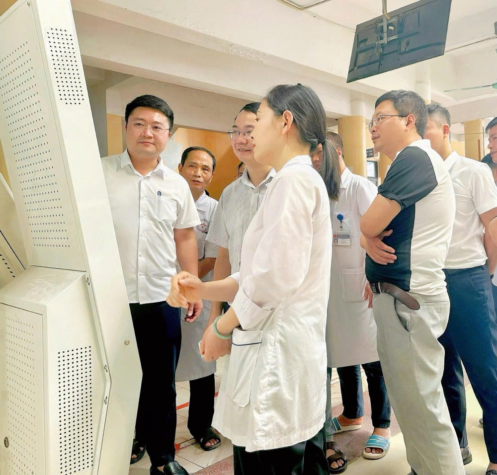 Đoàn công tác thẩm định bệnh án điện tử tại Trung tâm Y tế khu vực Vĩnh Yên 