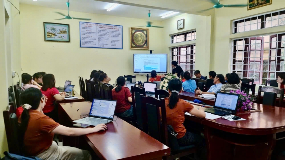 Trường THCS Đạo Tú tổ chức tập huấn bồi dưỡng chuyên môn, nghiệp vụ. cho cán bộ, giáo viên